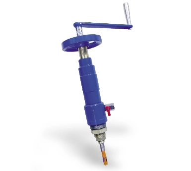 Aparat do nawiercania przez zawory kulowe